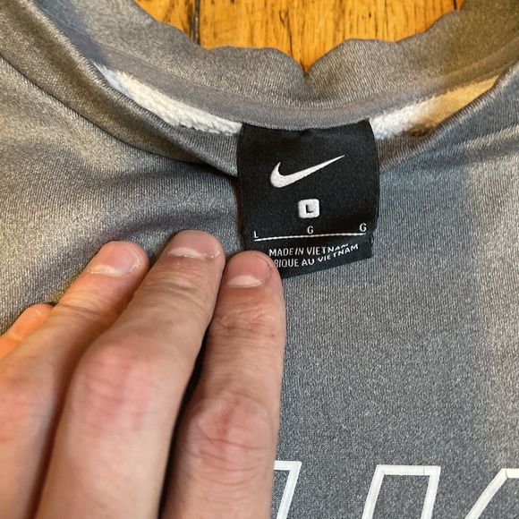 Nike Gray Sweater Men’s Large - Picture 2 of 5